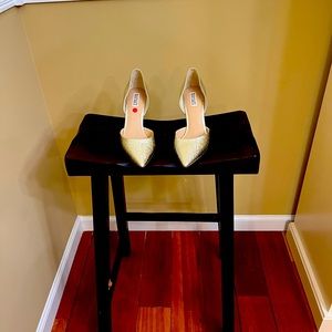 Badgley Mischka Coarse Glitter Pointed Toe